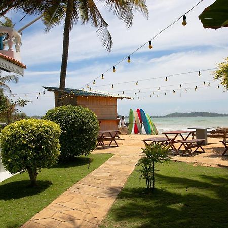 Alma Beach Hotel Weligama Eksteriør bilde