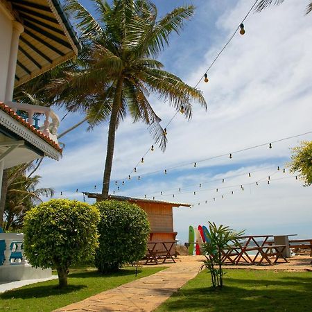 Alma Beach Hotel Weligama Eksteriør bilde
