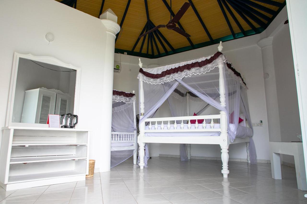 Alma Beach Hotel Weligama Eksteriør bilde