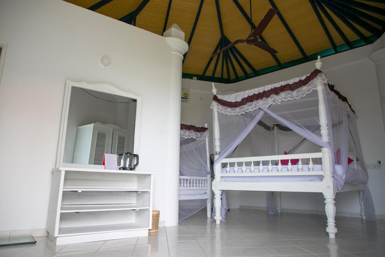Alma Beach Hotel Weligama Eksteriør bilde